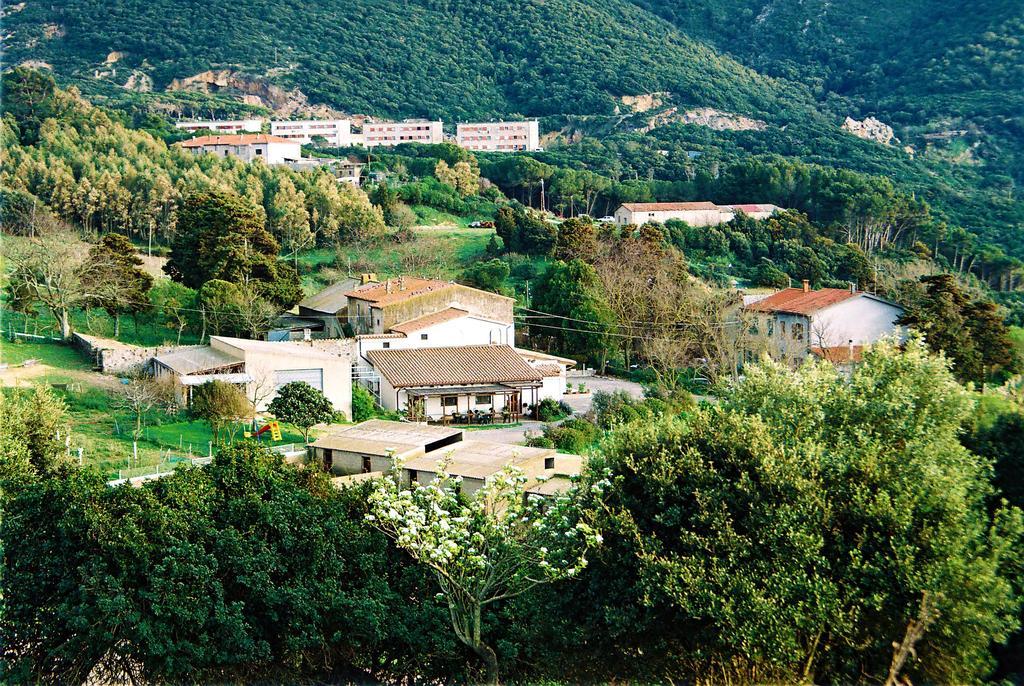 Agriturismo Satanca Villa Arbus Bagian luar foto
